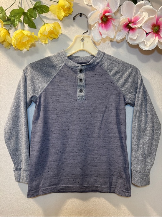 Cat & Jack Other - Cat & Jack Boys' Two-Tone Gray Henley Long Sleeve Shirt
